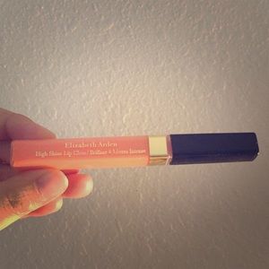 Elizabeth Arden lip gloss in Tropicoral